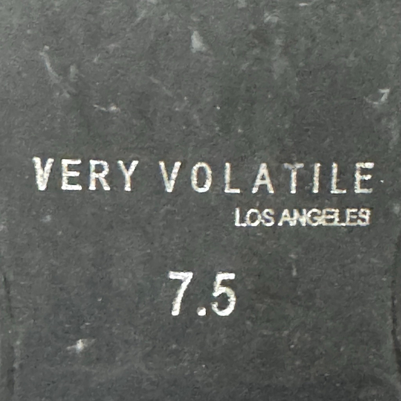 Very Volatile Green Reptile Textured Ankle Boots Booties Side Zip Women’s 7.5 - Picture 7 of 8